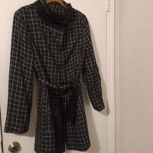 Max New York Size 16 Trench Coat Black & White